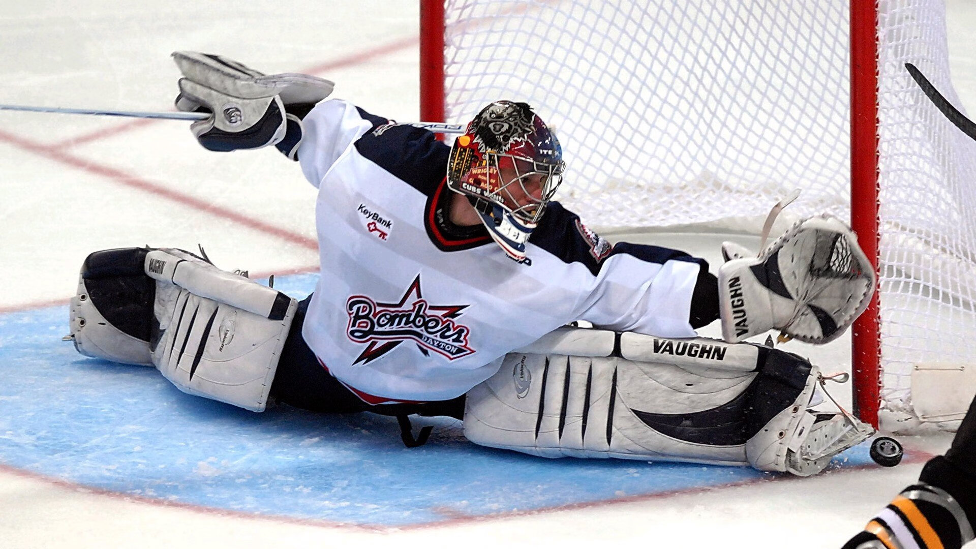 开云官网-城市挑战极限跑，夜色之中尽情释放热情，城市极限跑酷游戏